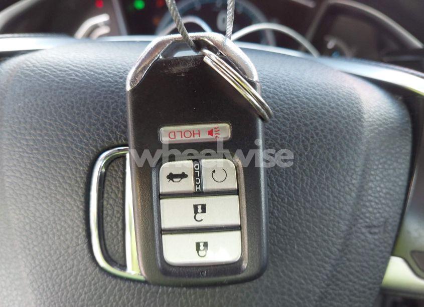 Photo 11 of 2017 Honda Civic EX-T (VIN 2HGFC1F32HH640986)
