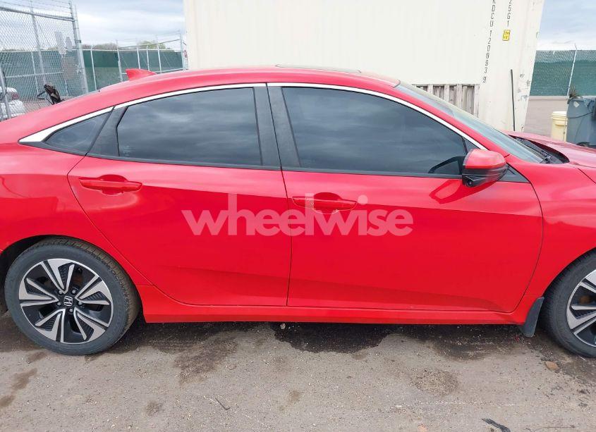 Photo 13 of 2016 Honda Civic EX-T (VIN 2HGFC1F33GH632247)