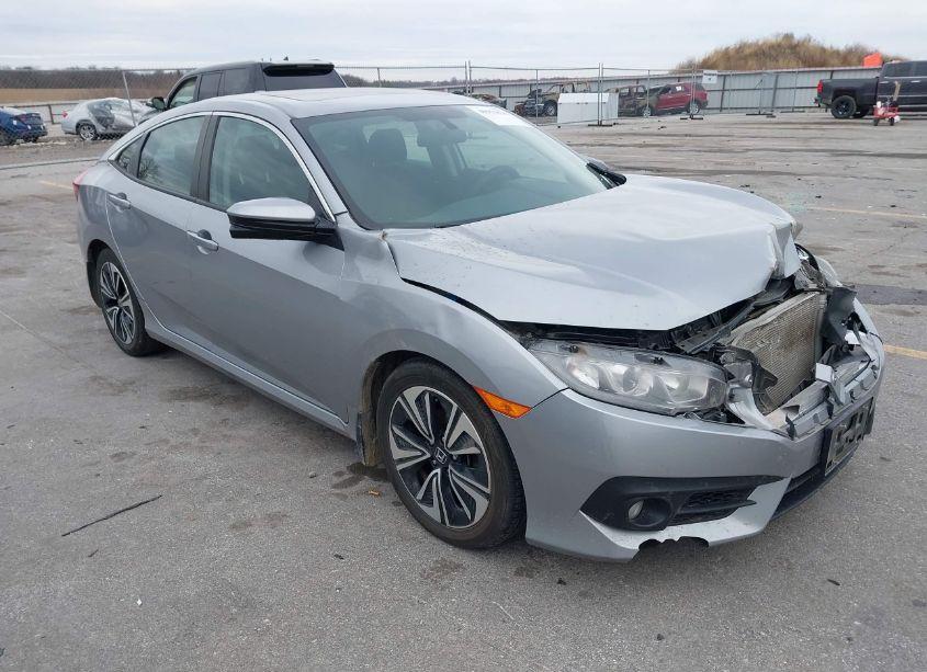 2016 Honda Civic EX-T (VIN 2HGFC1F33GH657794) main photo
