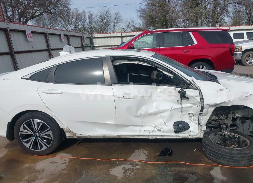 Photo 17 of 2016 Honda Civic EX-T (VIN 2HGFC1F34GH656105)