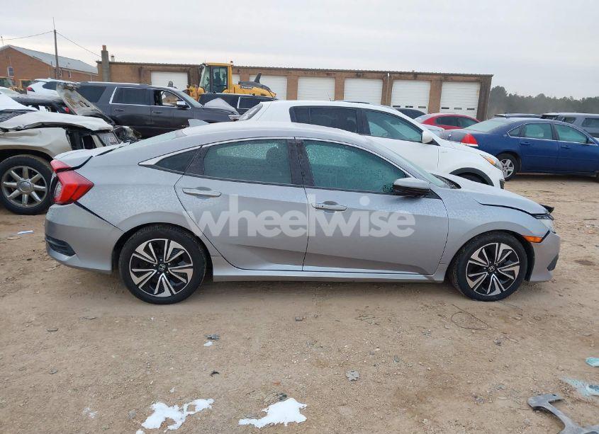 Photo 13 of 2016 Honda Civic EX-T (VIN 2HGFC1F35GH646697)