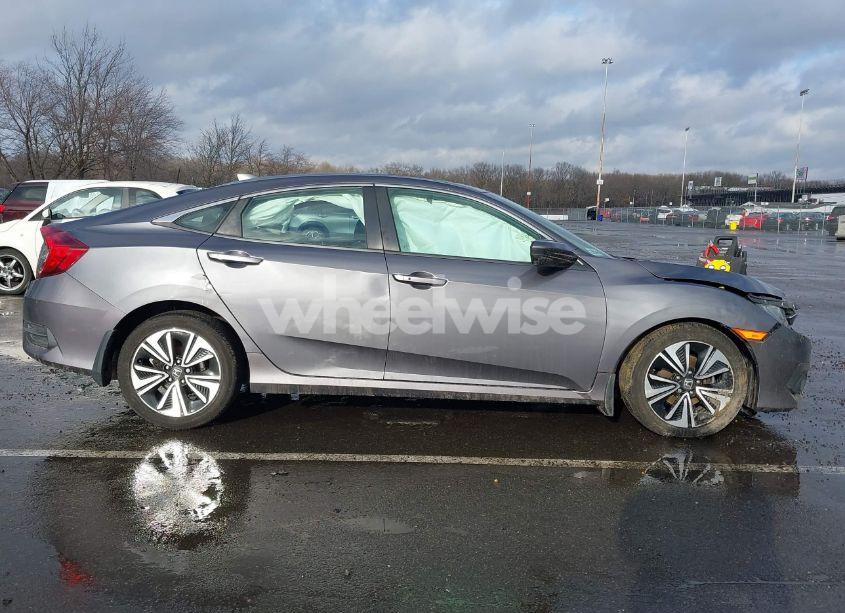 Photo 13 of 2018 Honda Civic EX-T (VIN 2HGFC1F35JH645282)