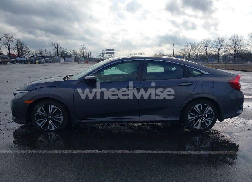 Photo 14 of 2018 Honda Civic EX-T (VIN 2HGFC1F35JH645282)