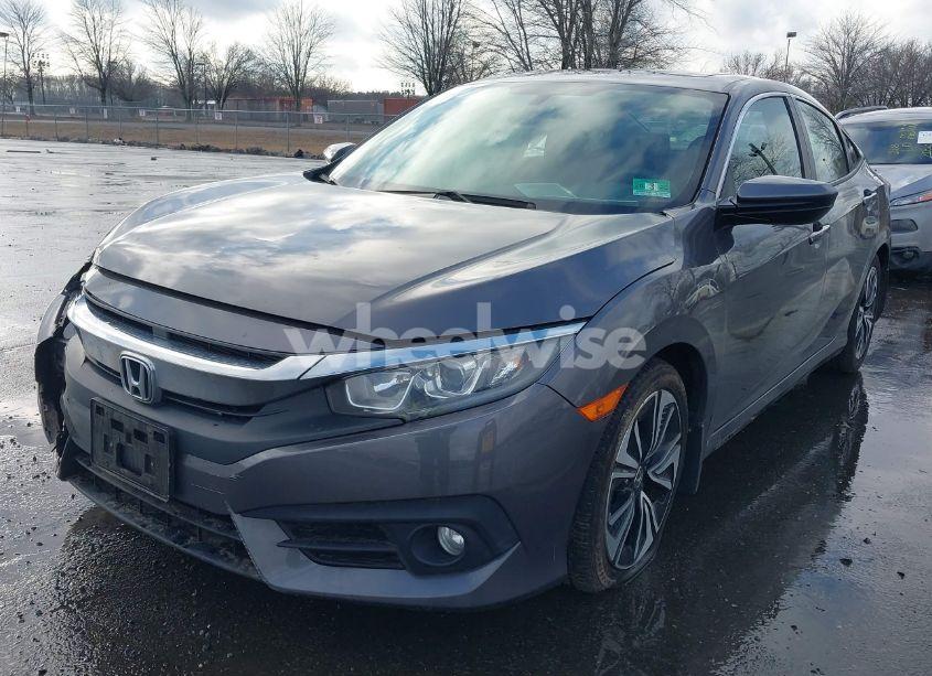 Photo 2 of 2018 Honda Civic EX-T (VIN 2HGFC1F35JH645282)