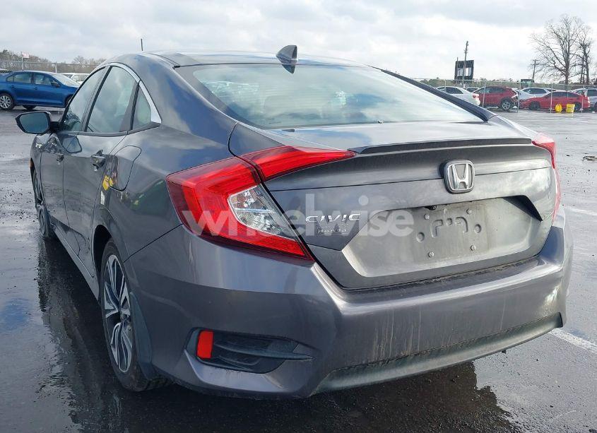 Photo 3 of 2018 Honda Civic EX-T (VIN 2HGFC1F35JH645282)