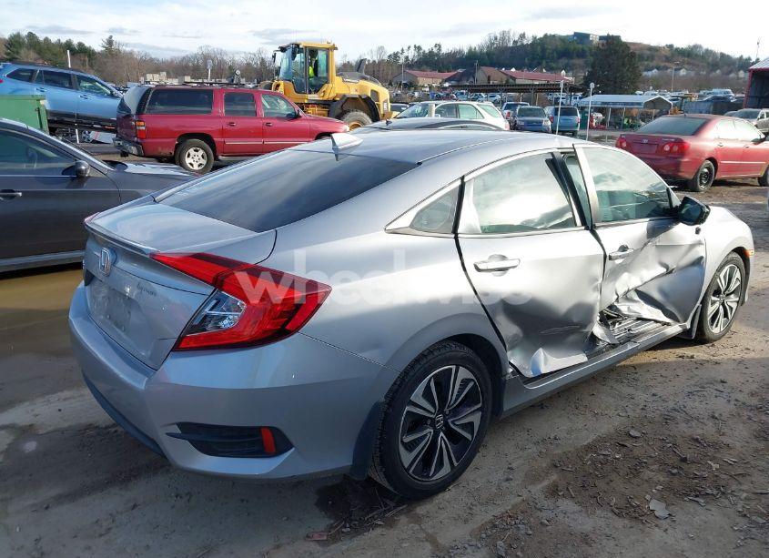Photo 4 of 2018 Honda Civic EX-T (VIN 2HGFC1F36JH642441)