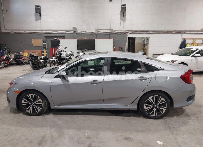 Photo 14 of 2017 Honda Civic EX-T (VIN 2HGFC1F37HH656102)