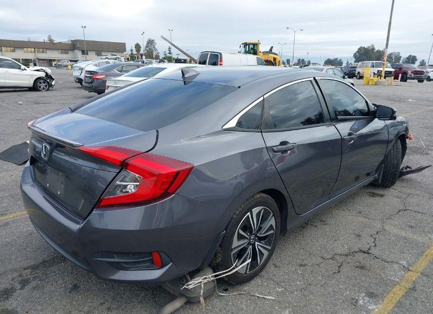 Photo 4 of 2018 Honda Civic EX-T (VIN 2HGFC1F37JH642688)