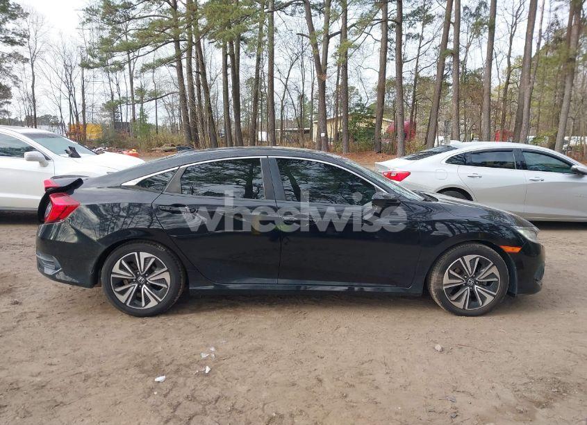 Photo 13 of 2018 Honda Civic EX-T (VIN 2HGFC1F38JH640237)