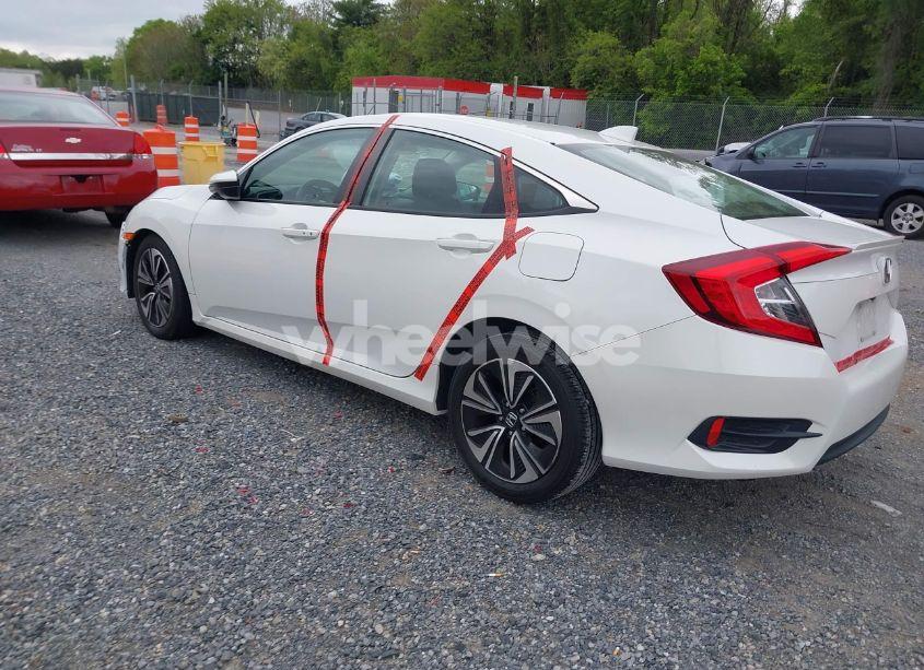 Photo 3 of 2018 Honda Civic EX-T (VIN 2HGFC1F39JH644166)