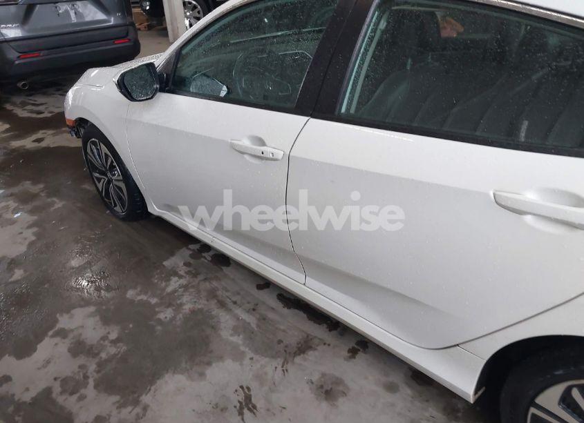 Photo 14 of 2017 Honda Civic EX-L (VIN 2HGFC1F71HH652307)