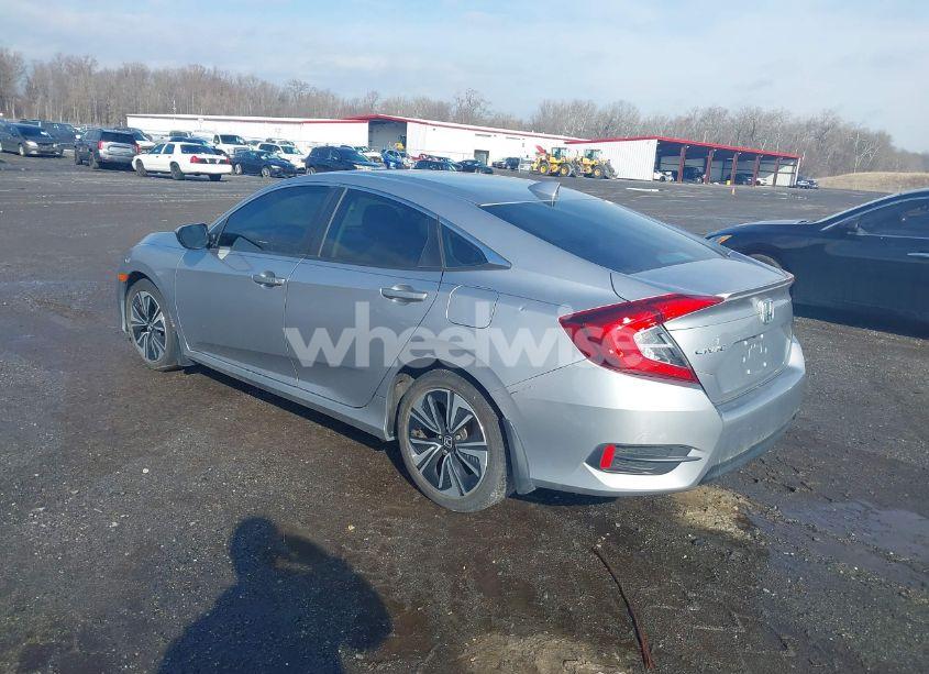 Photo 3 of 2018 Honda Civic EX-L (VIN 2HGFC1F71JH642625)