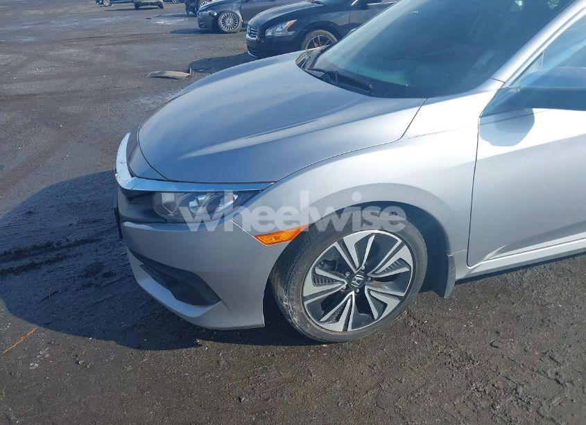 Photo 6 of 2018 Honda Civic EX-L (VIN 2HGFC1F71JH642625)