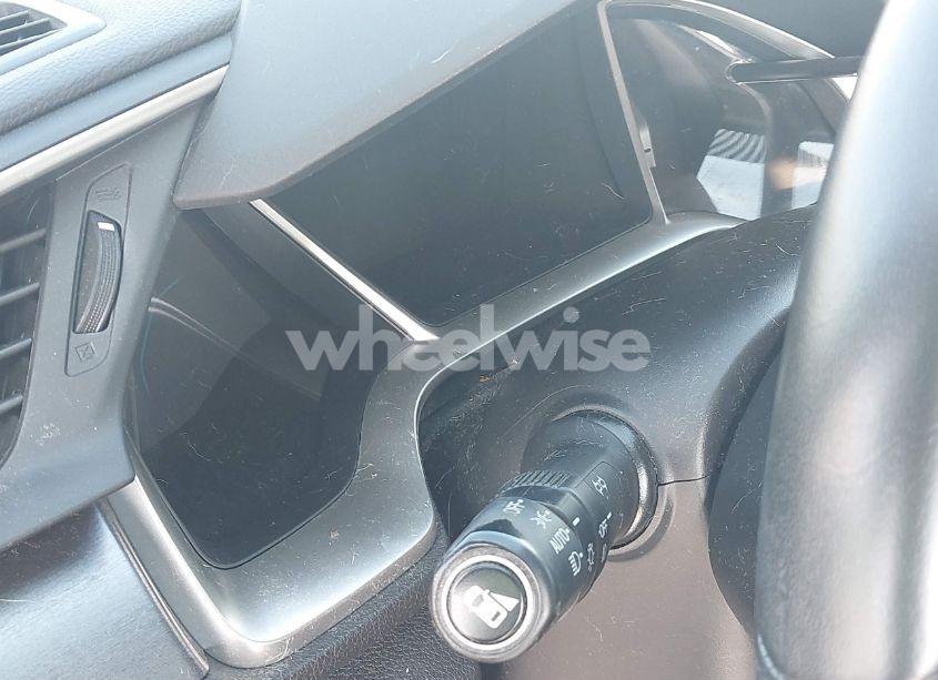 Photo 7 of 2018 Honda Civic EX-L (VIN 2HGFC1F71JH642625)