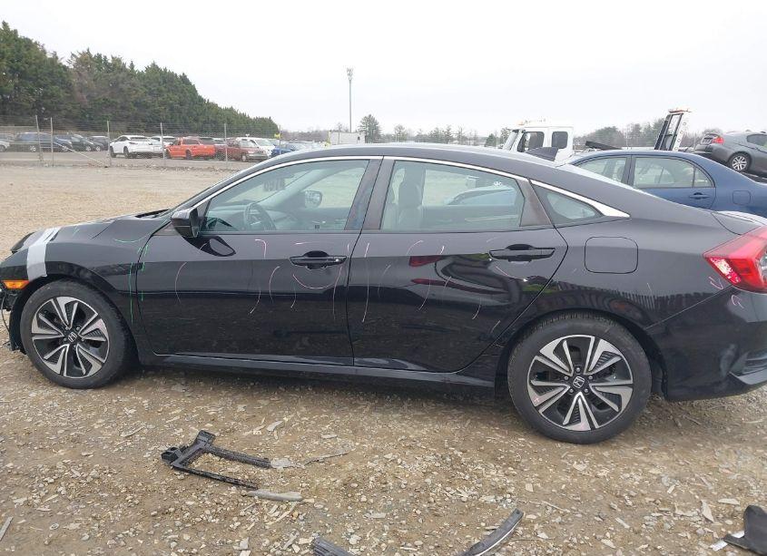 Photo 15 of 2018 Honda Civic EX-L (VIN 2HGFC1F72JH644982)