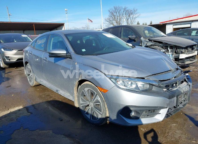 2018 Honda Civic EX-L (VIN 2HGFC1F76JH640997) main photo