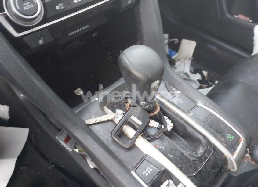 Photo 11 of 2016 Honda Civic EX-L (VIN 2HGFC1F79GH638282)