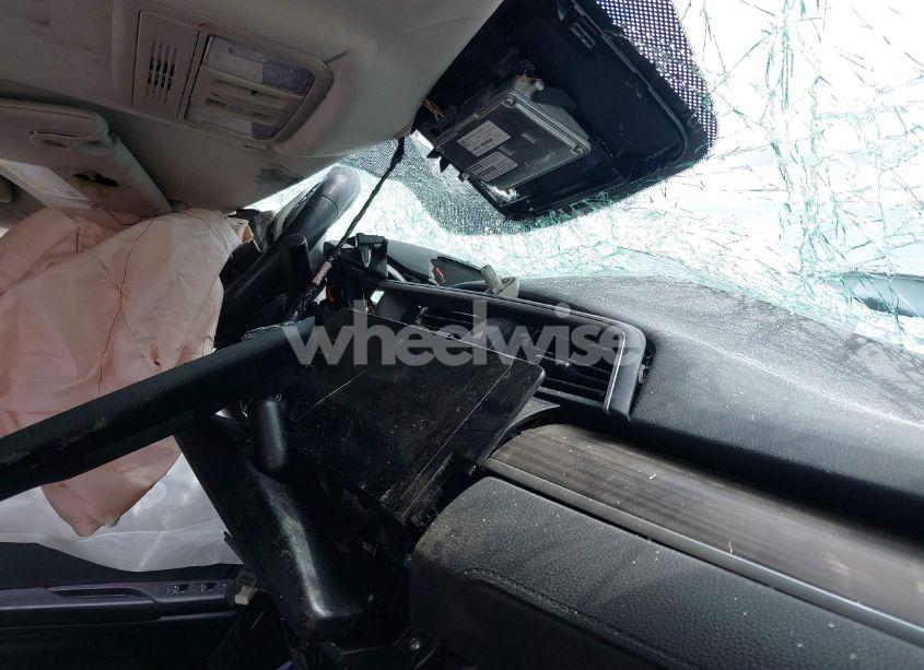 Photo 7 of 2020 Honda Civic EX-L (VIN 2HGFC1F79LH681286)