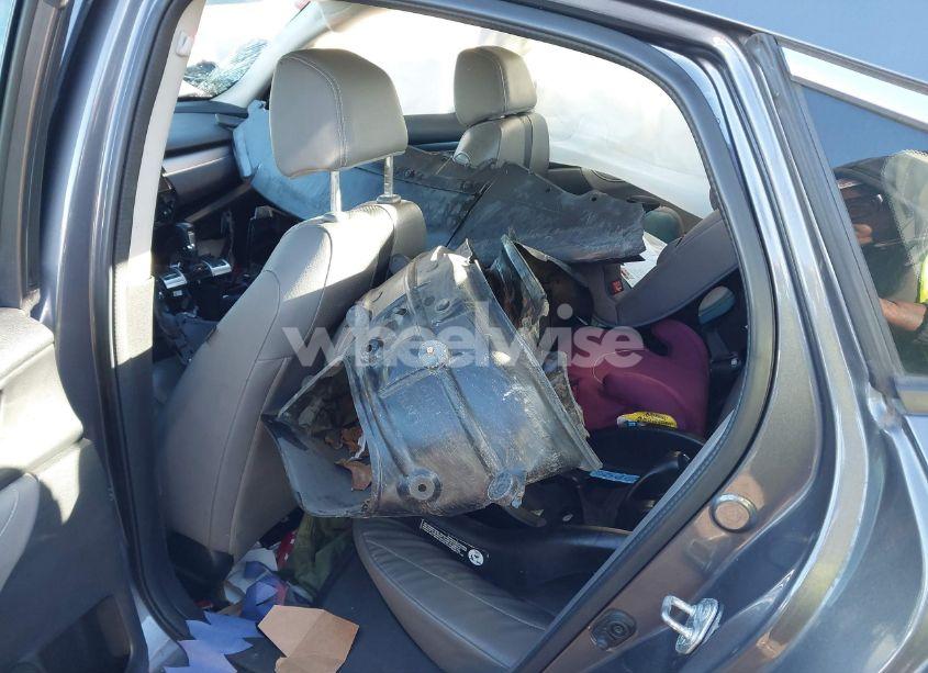 Photo 8 of 2018 Honda Civic EX-L (VIN 2HGFC1F87JH640841)