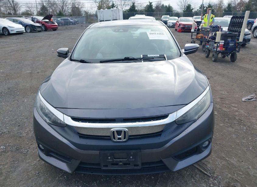 Photo 12 of 2017 Honda Civic TOURING (VIN 2HGFC1F97HH635240)