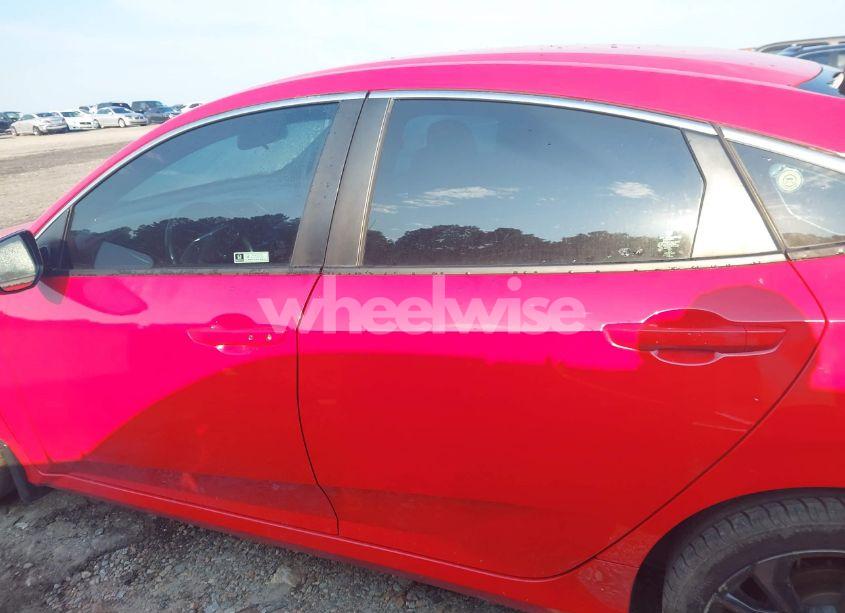 Photo 14 of 2019 Honda Civic SPORT (VIN 2HGFC2E80KH552576)