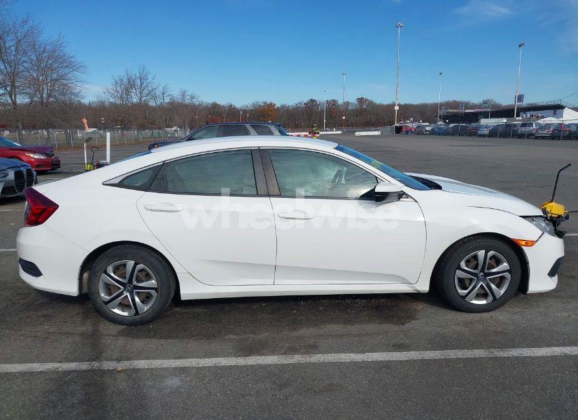 Photo 13 of 2018 Honda Civic LX (VIN 2HGFC2F51JH509609)