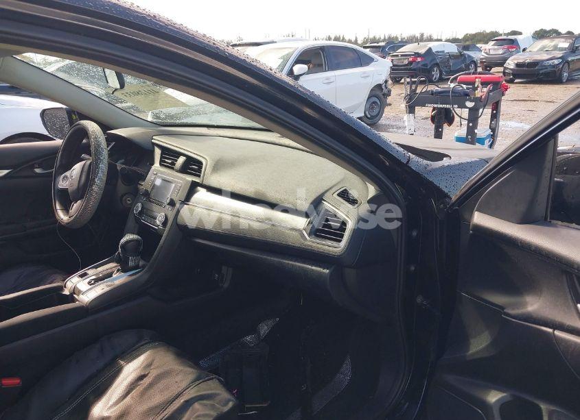 Photo 5 of 2018 Honda Civic LX (VIN 2HGFC2F51JH582009)