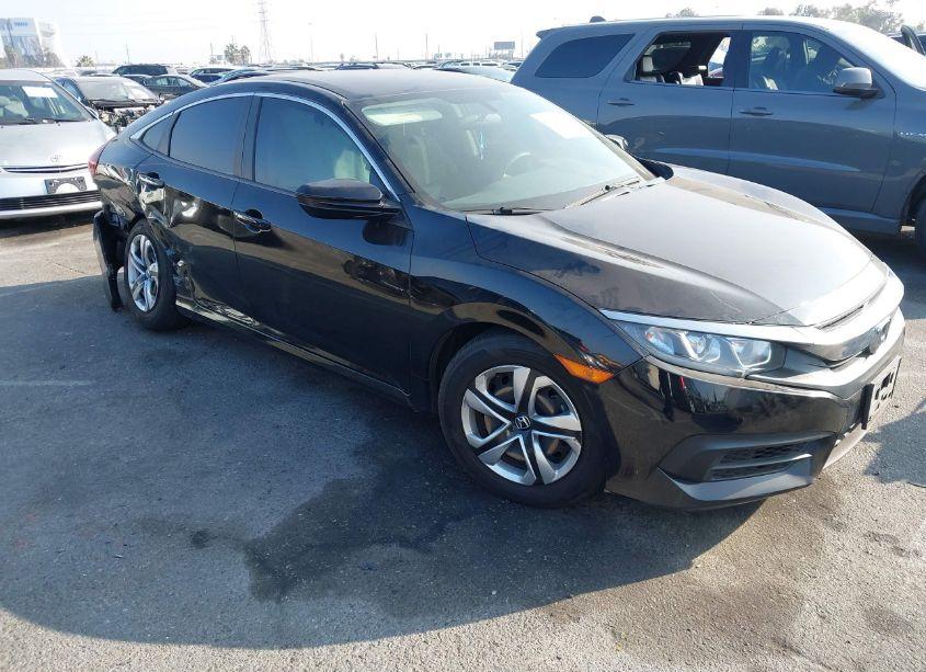 2018 Honda Civic LX (VIN 2HGFC2F52JH530579) main photo