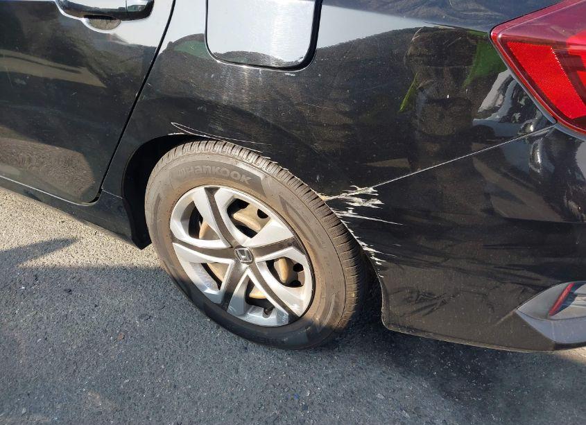 Photo 17 of 2018 Honda Civic LX (VIN 2HGFC2F52JH530579)