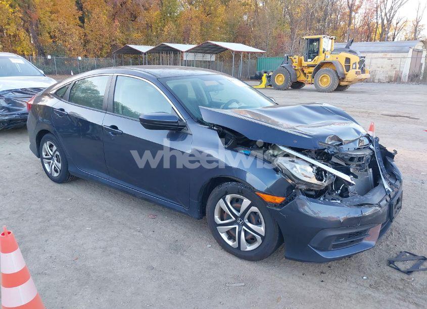 2018 Honda Civic LX (VIN 2HGFC2F52JH533319) main photo