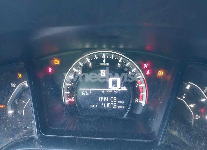 Photo 7 of 2018 Honda Civic LX (VIN 2HGFC2F52JH533319)