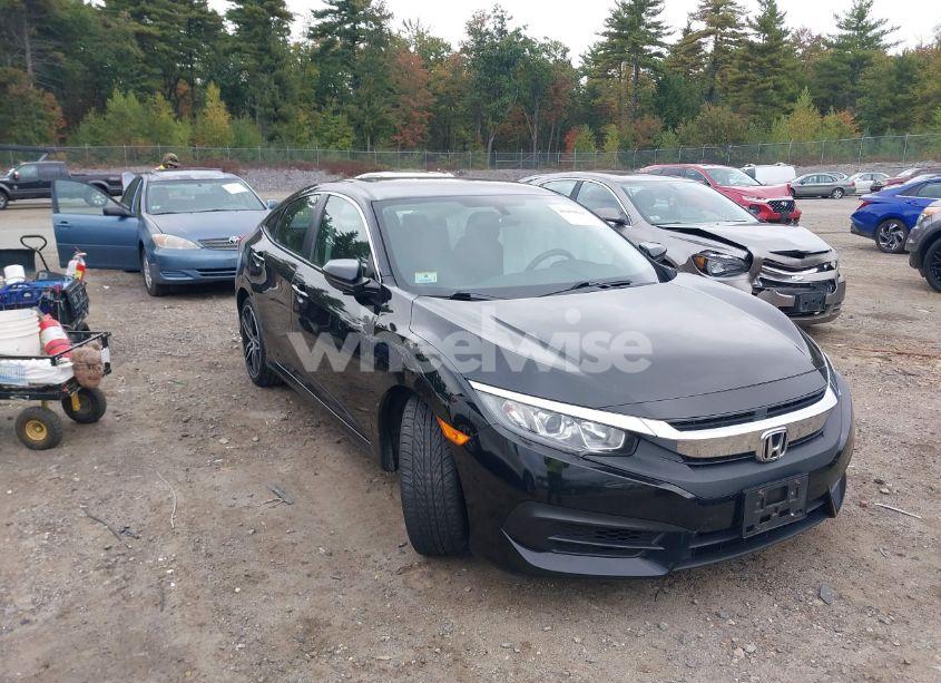 2018 Honda Civic LX (VIN 2HGFC2F52JH535328) main photo