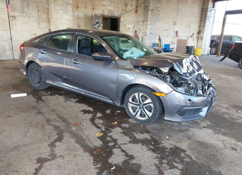 2018 Honda Civic LX (VIN 2HGFC2F52JH569107) main photo