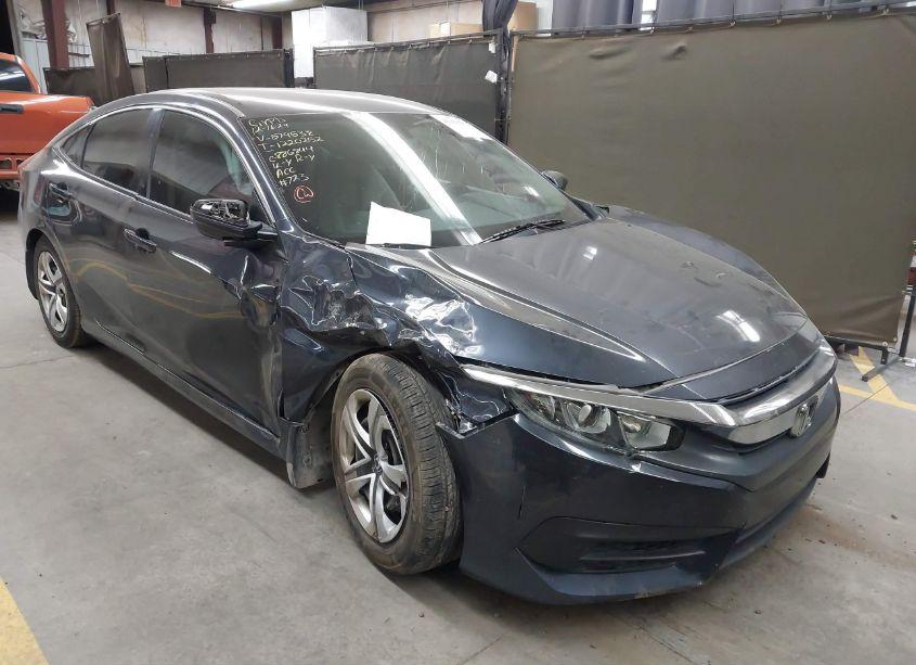 2018 Honda Civic LX (VIN 2HGFC2F52JH579538) main photo