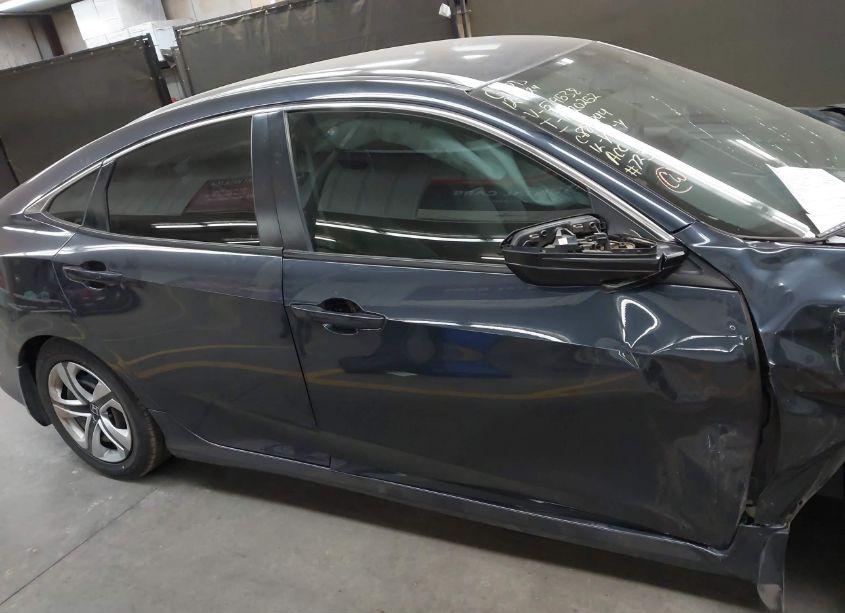 Photo 13 of 2018 Honda Civic LX (VIN 2HGFC2F52JH579538)