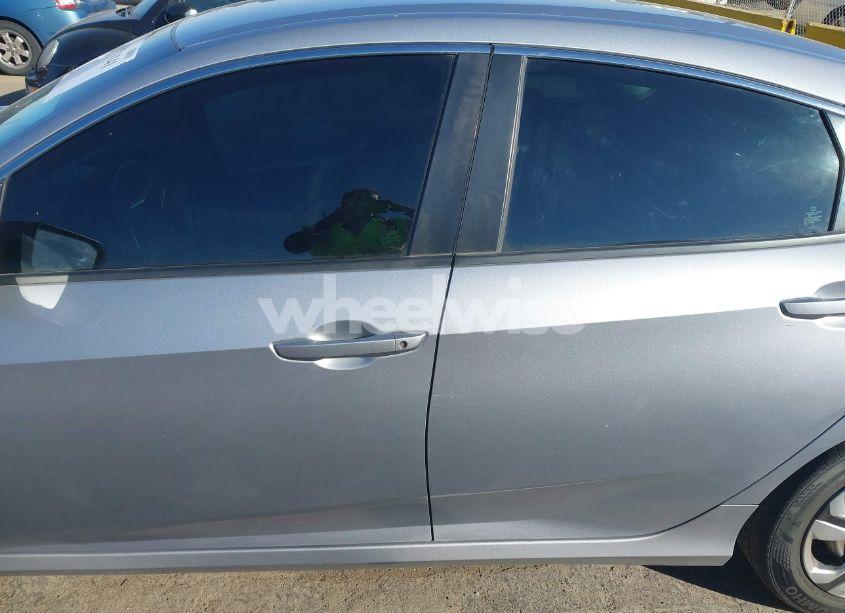 Photo 14 of 2018 Honda Civic LX (VIN 2HGFC2F52JH593875)