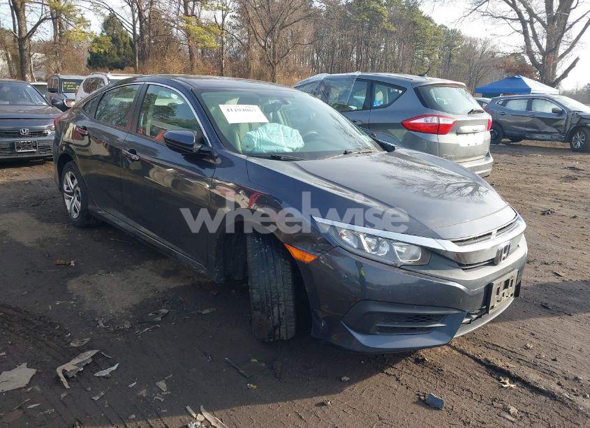 2017 Honda Civic LX (VIN 2HGFC2F53HH555369) main photo