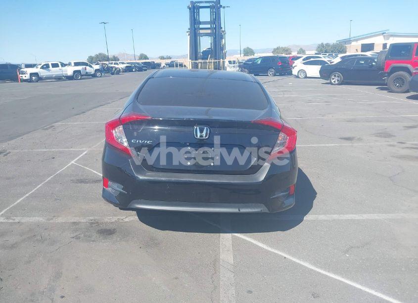 Photo 17 of 2018 Honda Civic LX (VIN 2HGFC2F53JH530798)