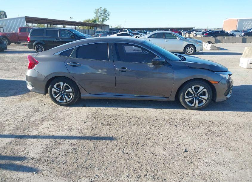 Photo 13 of 2018 Honda Civic LX (VIN 2HGFC2F53JH586515)