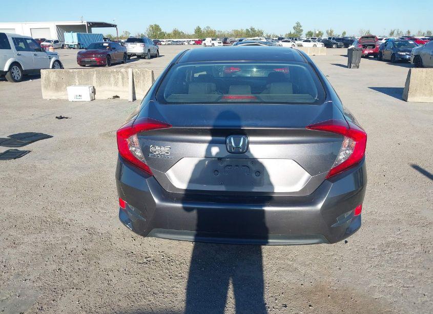 Photo 16 of 2018 Honda Civic LX (VIN 2HGFC2F53JH586515)