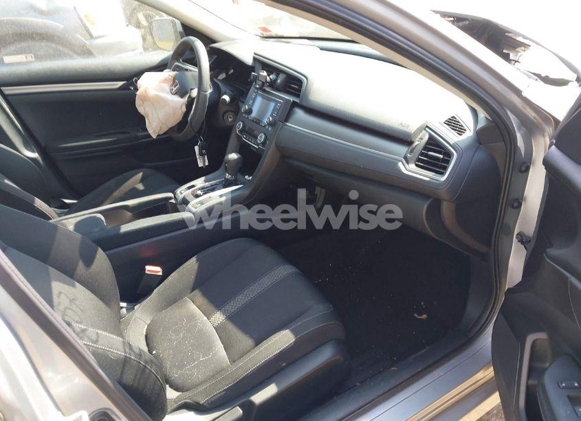 Photo 5 of 2018 Honda Civic LX (VIN 2HGFC2F53JH588006)