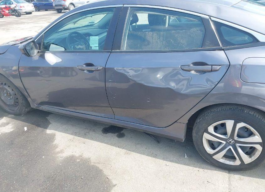 Photo 18 of 2018 Honda Civic LX (VIN 2HGFC2F53JH598499)