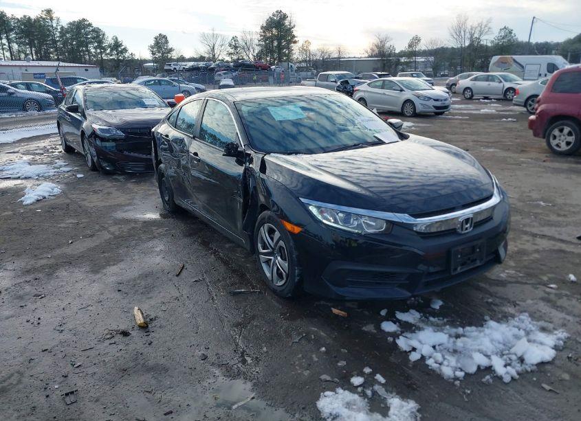 2018 Honda Civic LX (VIN 2HGFC2F53JH605953) main photo