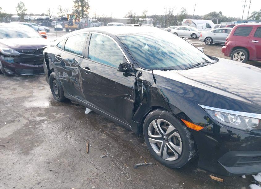 Photo 6 of 2018 Honda Civic LX (VIN 2HGFC2F53JH605953)