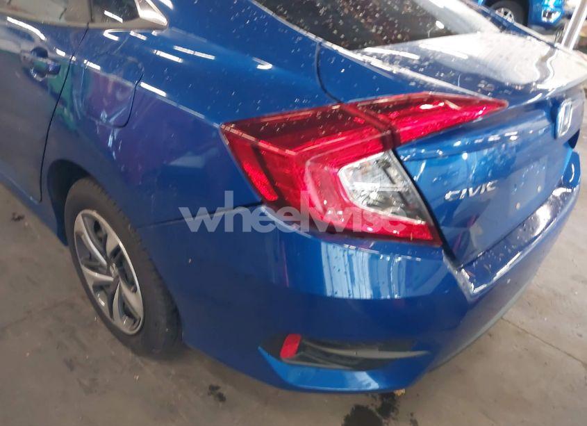 Photo 17 of 2018 Honda Civic LX (VIN 2HGFC2F54JH590542)