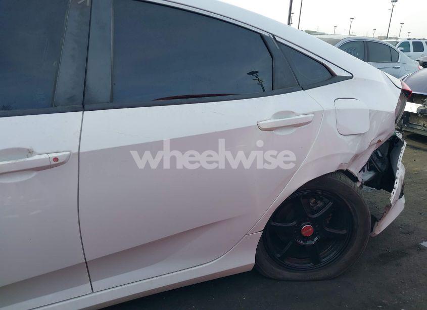 Photo 6 of 2018 Honda Civic LX (VIN 2HGFC2F54JH604309)