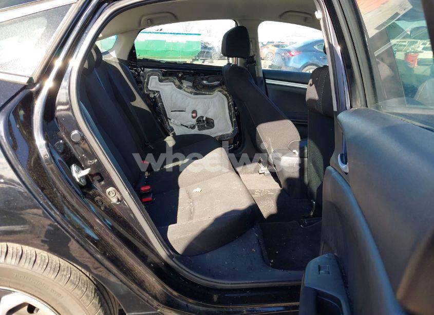 Photo 8 of 2018 Honda Civic LX (VIN 2HGFC2F54JH605959)