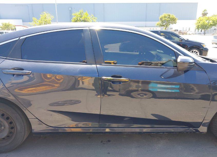 Photo 14 of 2018 Honda Civic LX (VIN 2HGFC2F55JH516546)