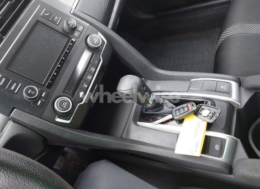 Photo 11 of 2018 Honda Civic LX (VIN 2HGFC2F55JH521178)