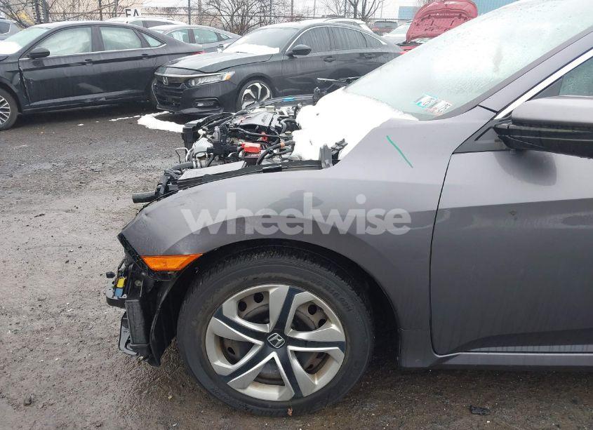 Photo 19 of 2018 Honda Civic LX (VIN 2HGFC2F55JH521178)